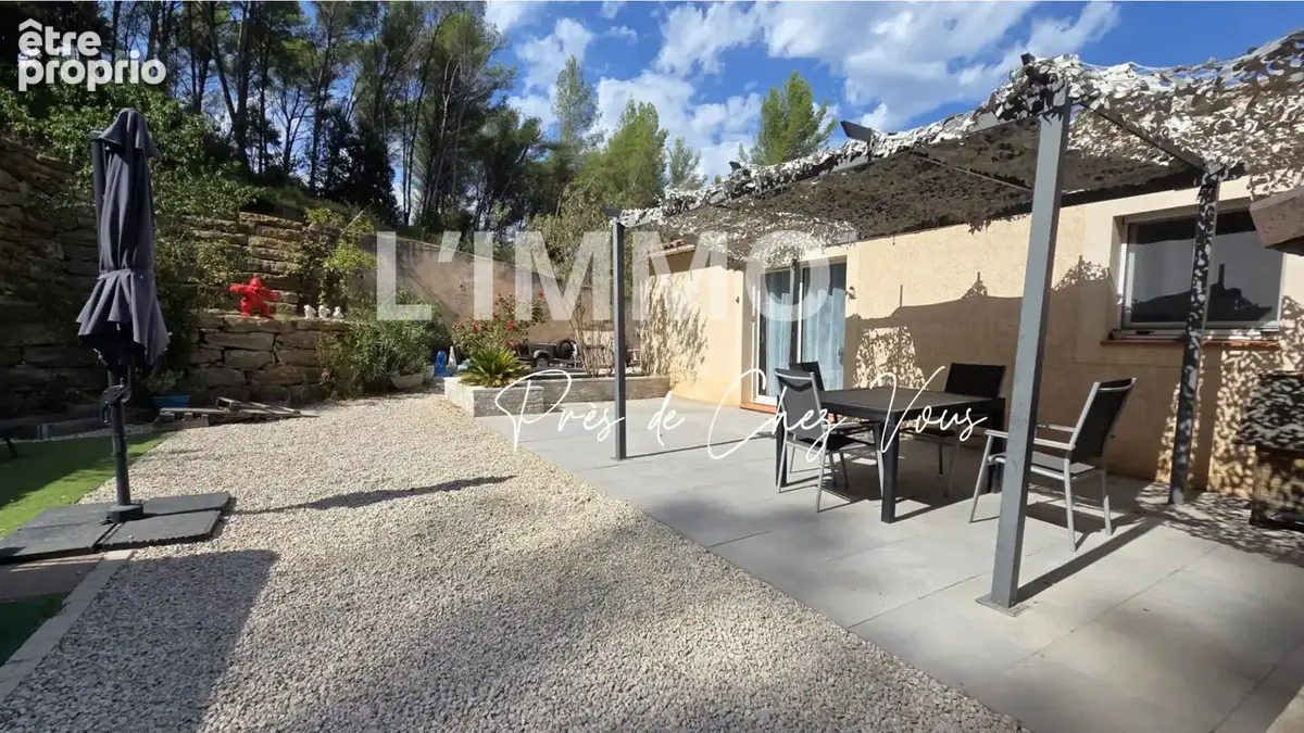 Maison de plain-pied avec jardin, garage et stationnements - photo 2