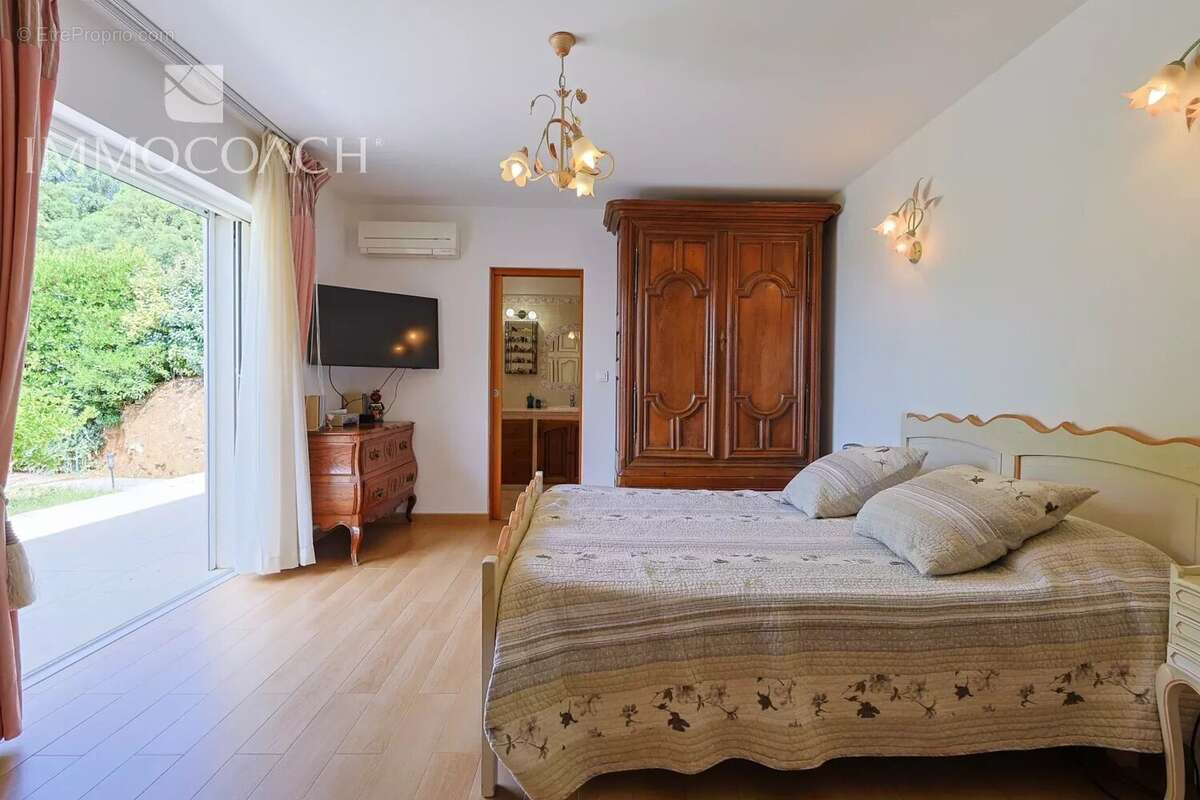 Villa avec piscine , garage proche du golf de Valvros - photo 11