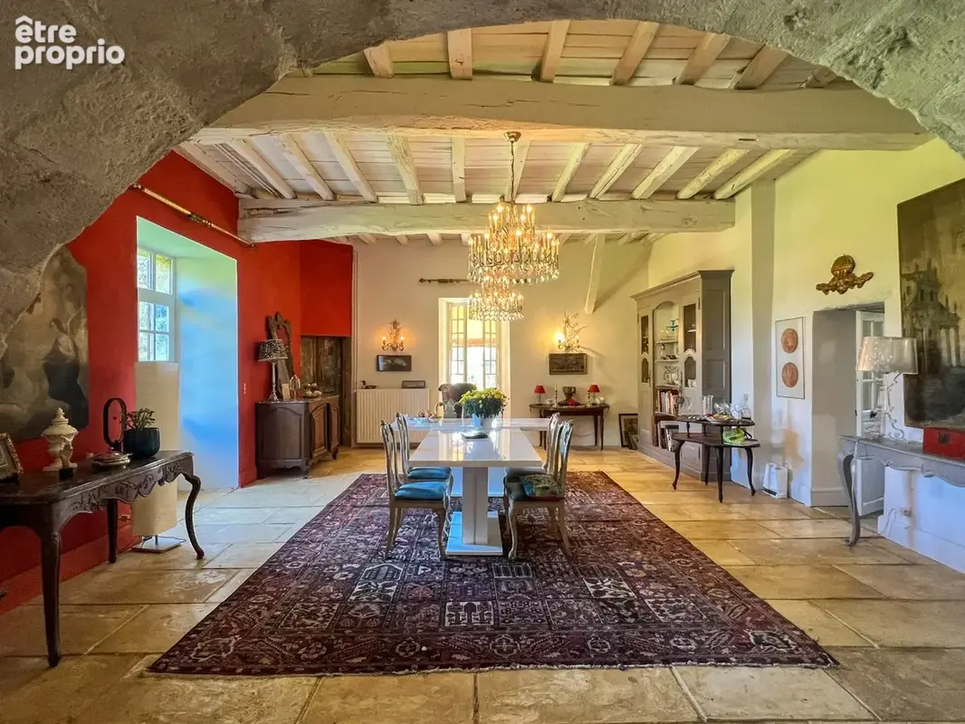Château gascon du XV° siècle, près de Lectoure, remanié au XVI° dans le goût de la Renaissance italienne - photo 9