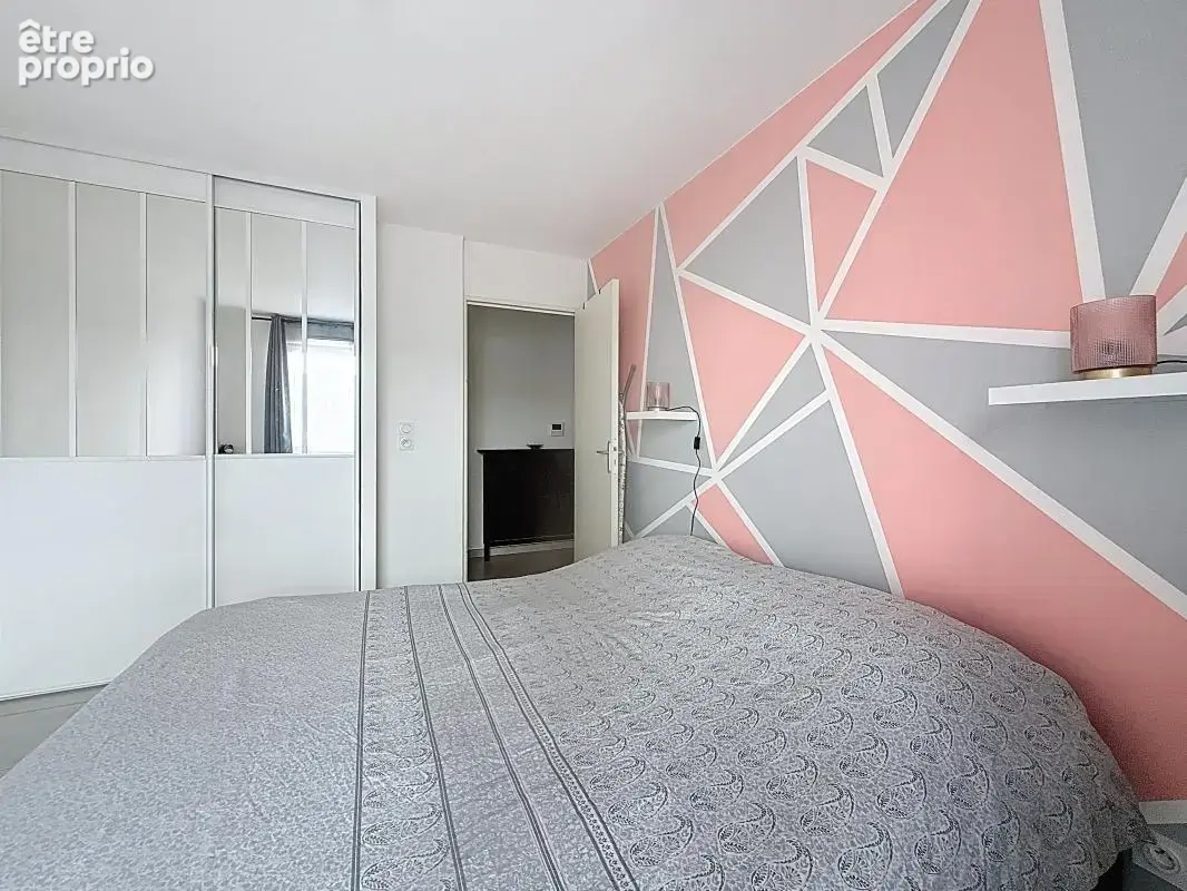 Appartement - rez de jardin - 1 Chambre - Terrasse et jardin privatif - Place de parking privative - photo 14