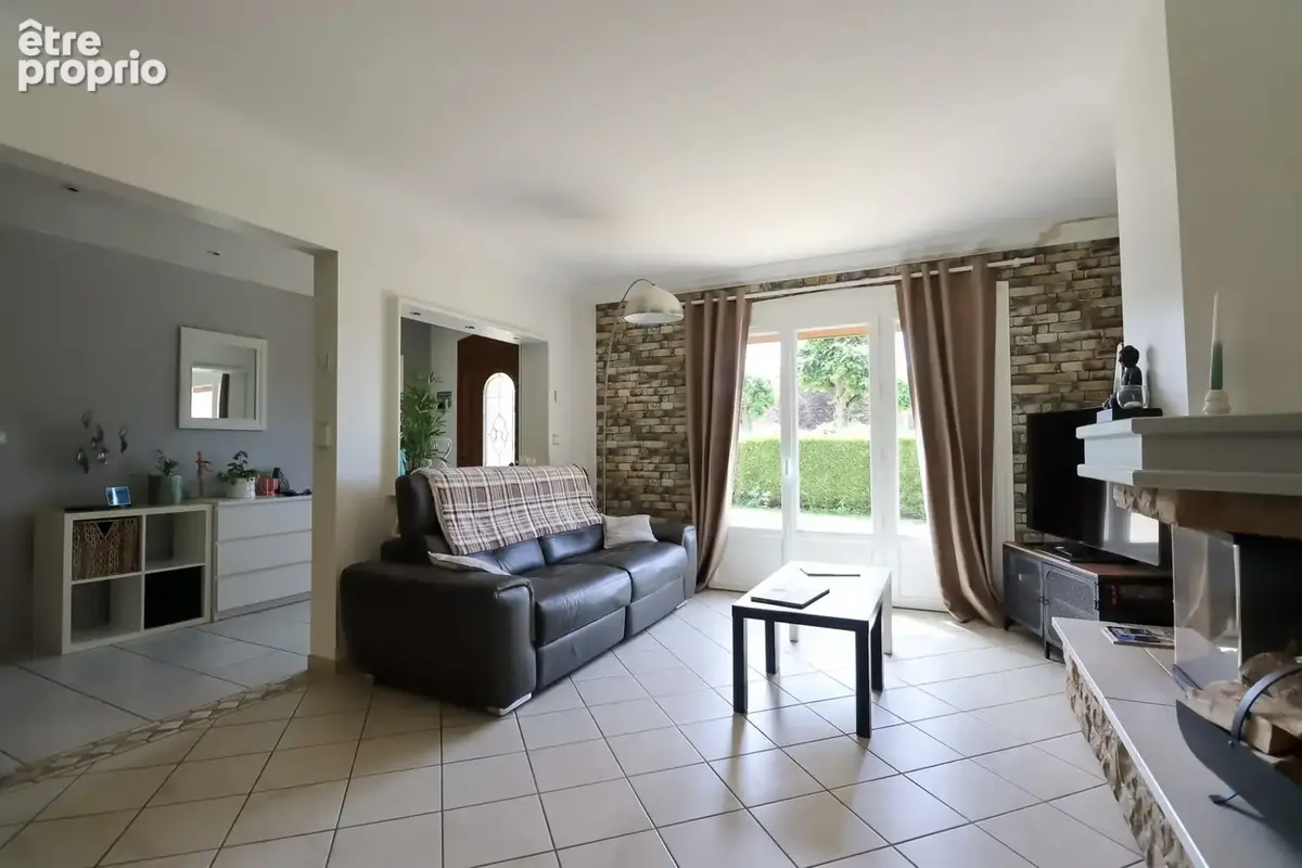 Maison 7 pièces 140 m² à vendre à Nogent-Le-Phaye (28630) - photo 2