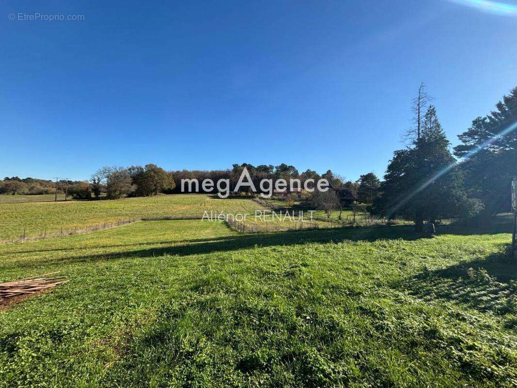 Maison à SAINTE-FOY-DE-LONGAS