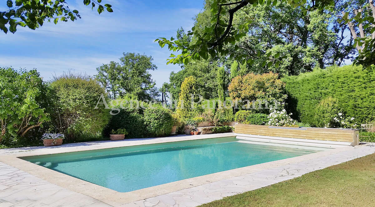 Du charme et du calme pour cette belle villa - photo 2