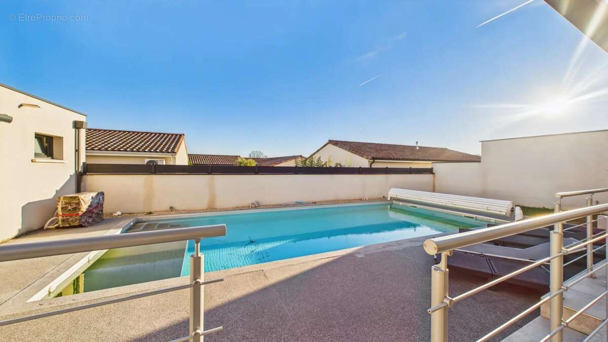 Maison à PONT-DE-L&#039;ISERE