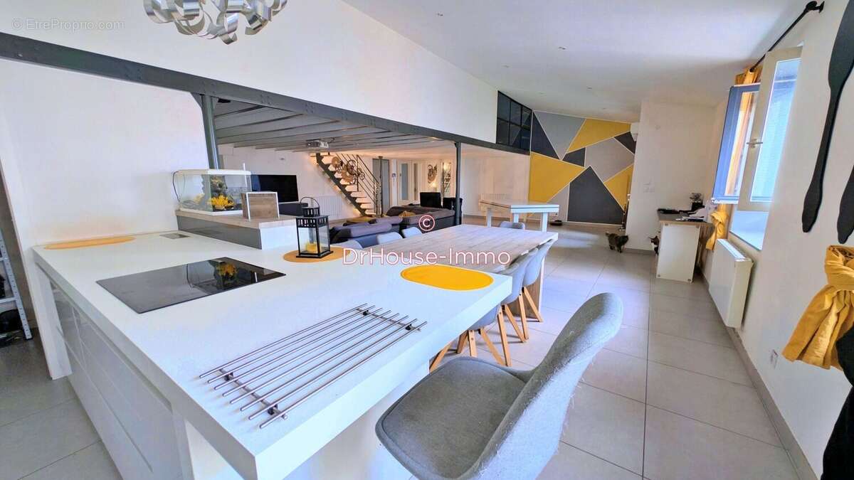 Appartement 155 m² à Saint-Etienne  - photo 120