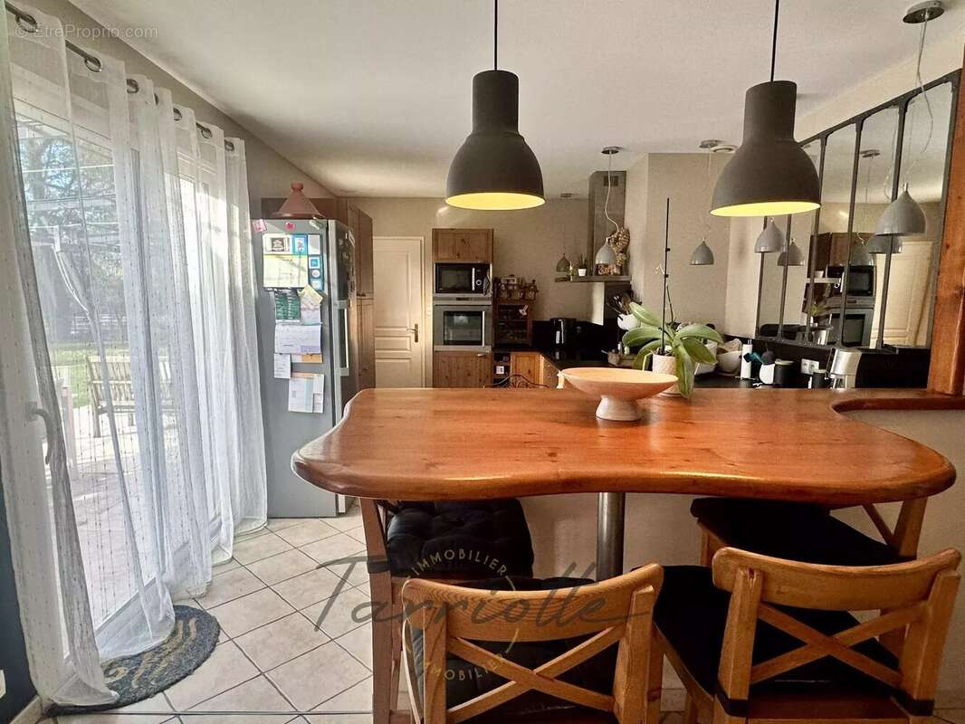 Maison à MONTELIMAR