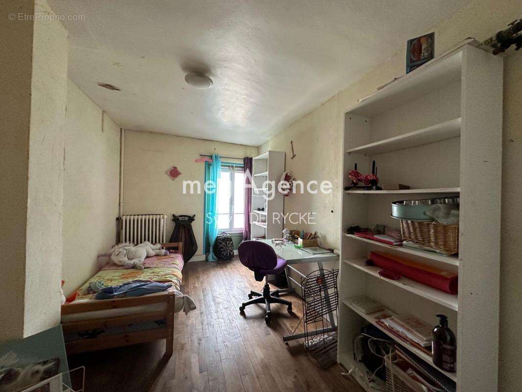 Maison à VILLENEUVE-L&#039;ARCHEVEQUE