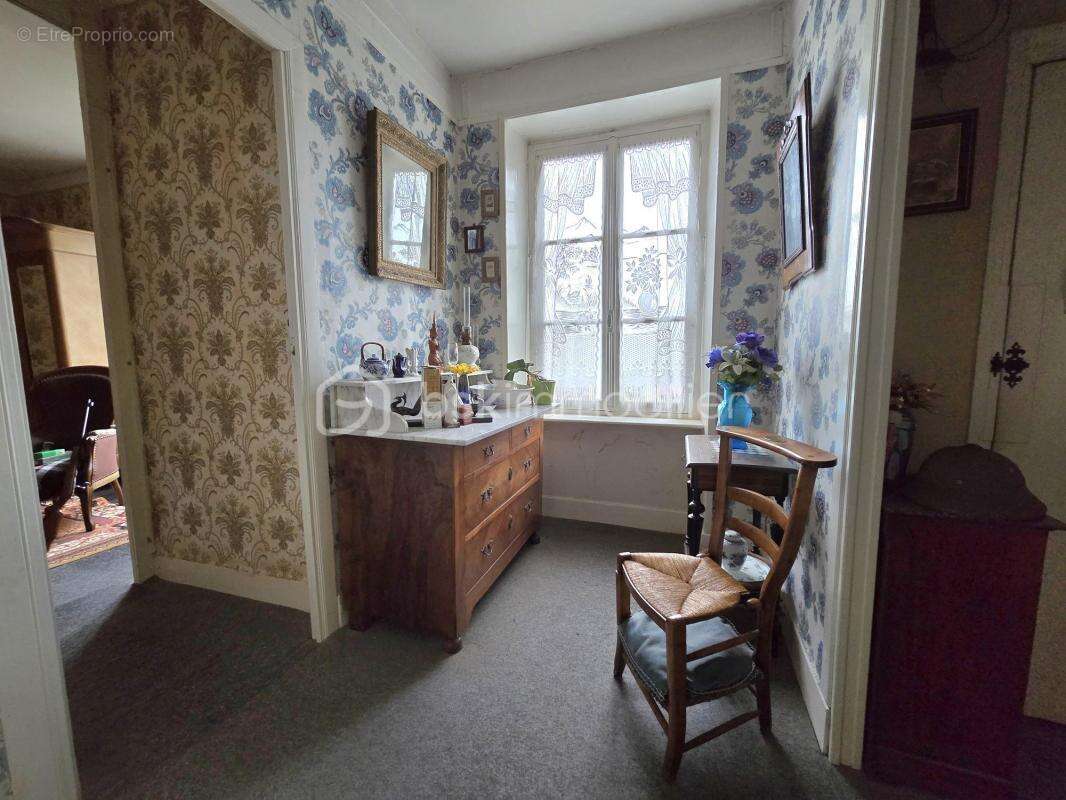 Maison à SAINT-PRIEST-BRAMEFANT