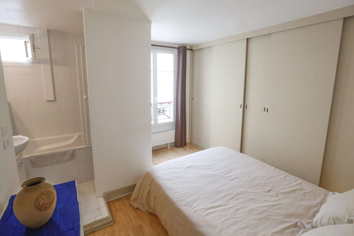 Appartement à PARIS-18E