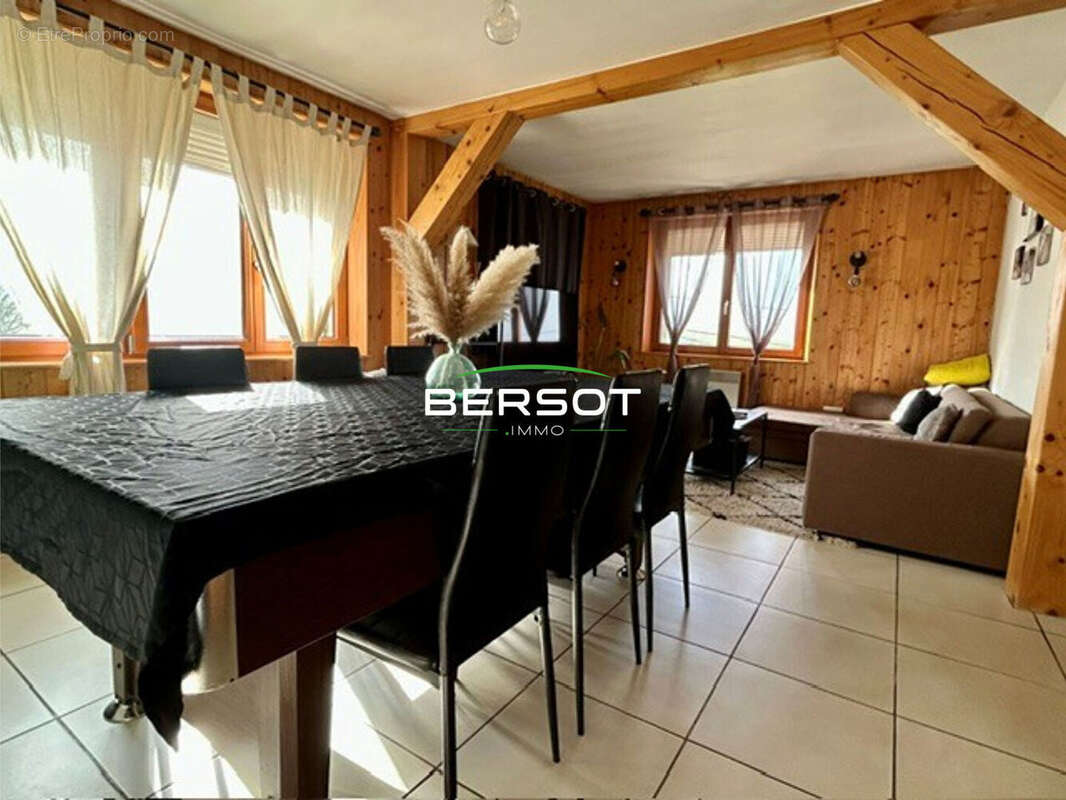 Appartement à MONTLEBON