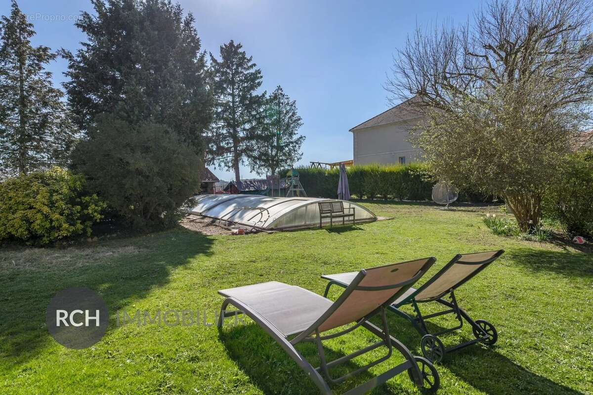 Maison à NEAUPHLE-LE-CHATEAU