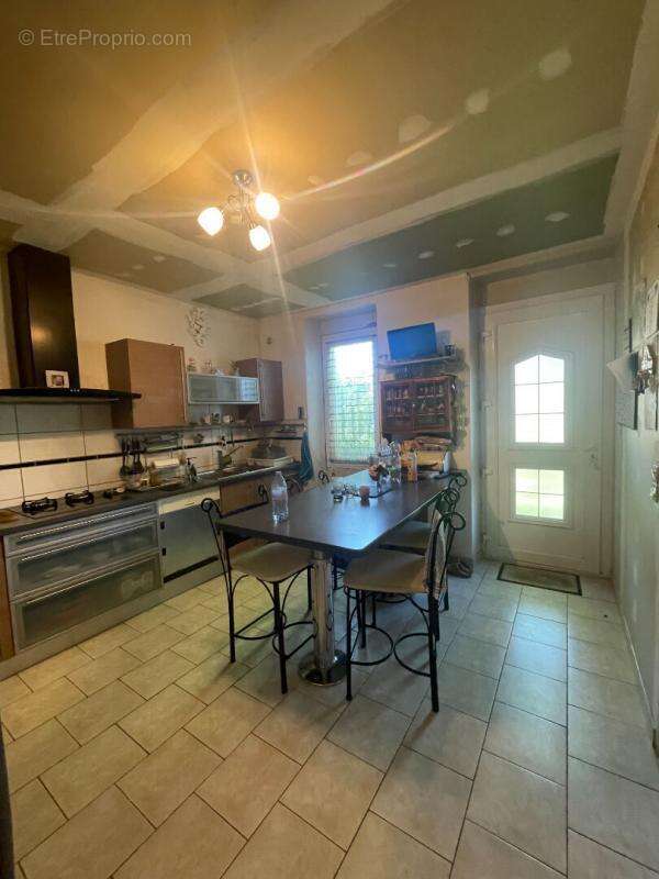 Maison à CHEZAL-BENOIT