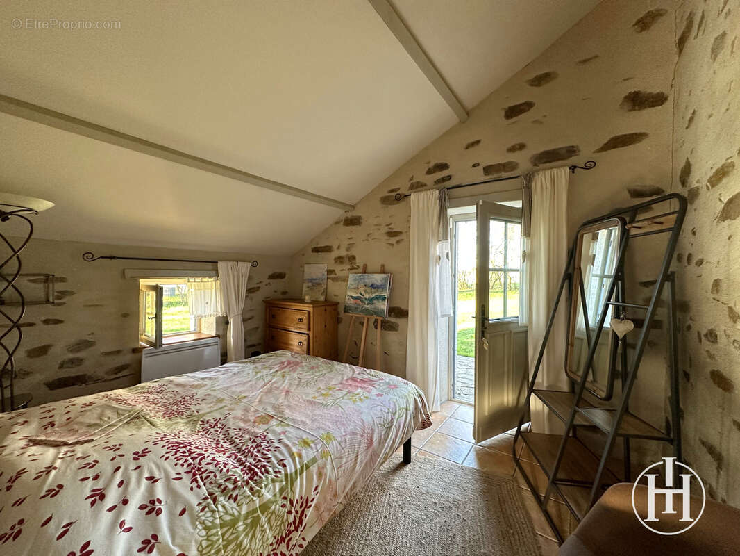 Maison à LIGNEROLLES