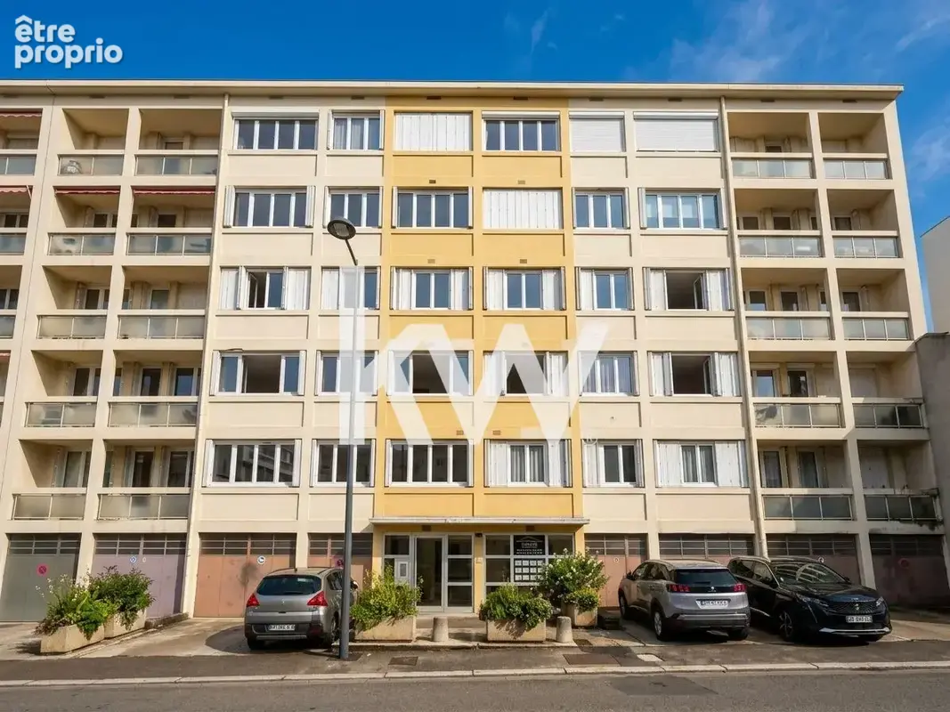 Appartement 4 pièces 77 m² à vendre à Saint-Etienne (42100) - photo 1
