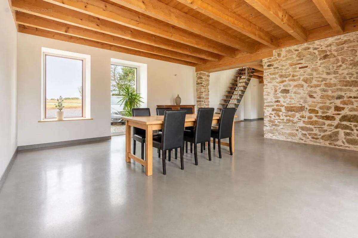 Maison de 6 pièces de 157 m² à Aigrefeuille-sur-Maine - photo 6