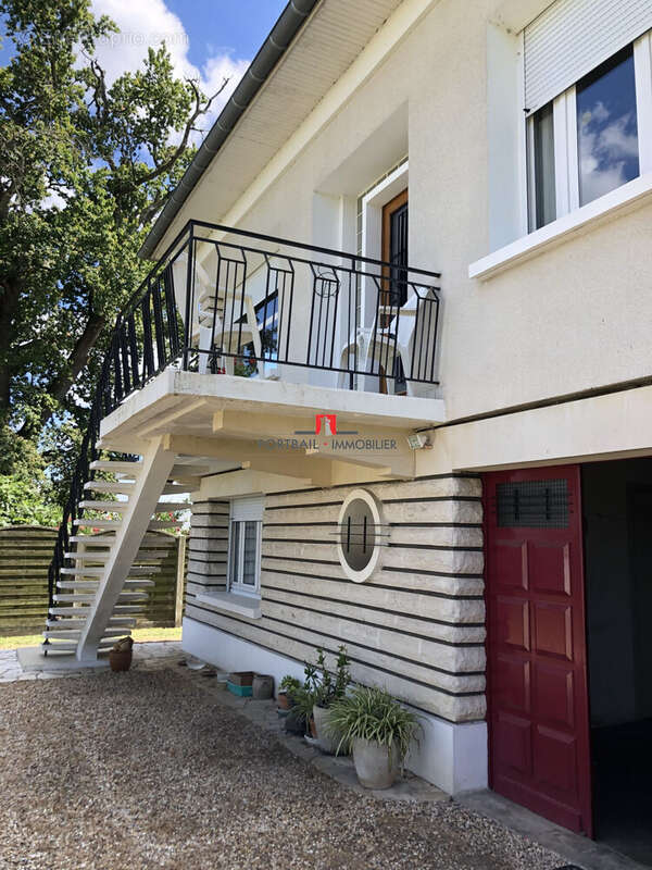 Maison 135 m² à Pugnac  - photo 2