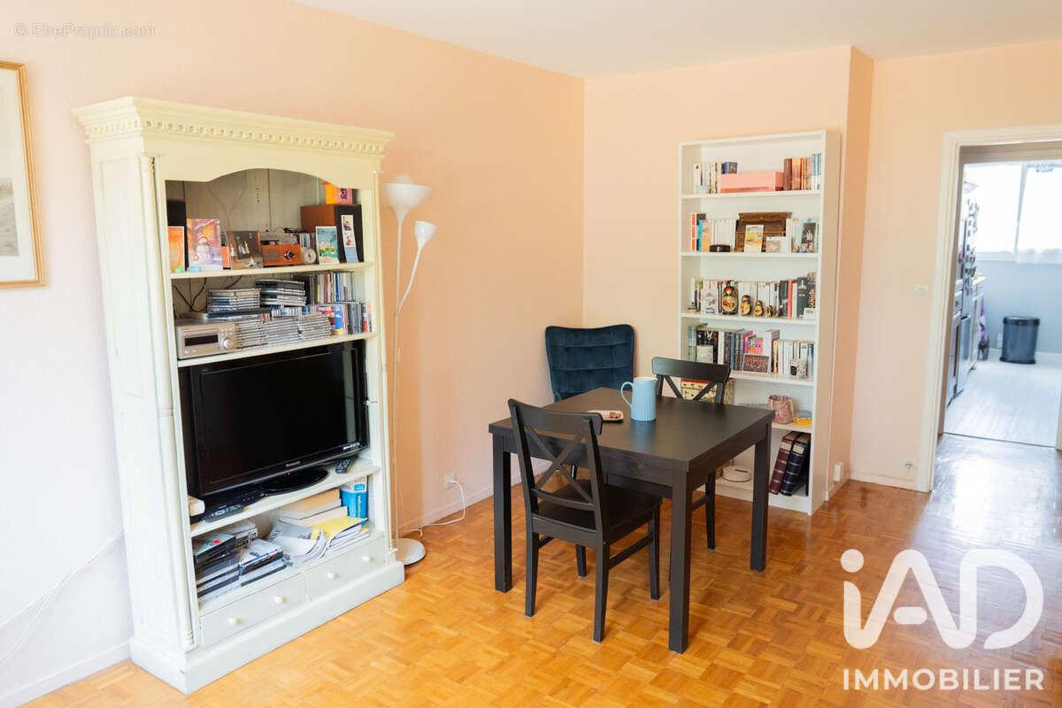 Appartement 55 m² à Versailles  - photo 2