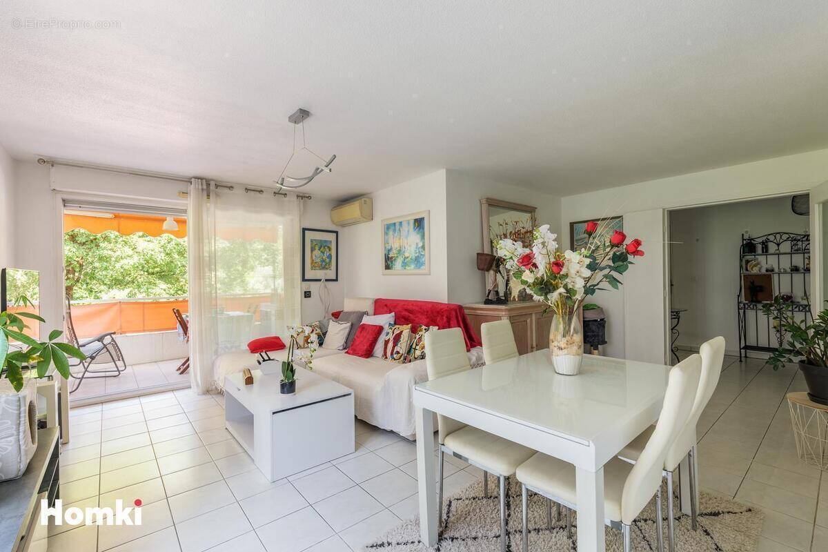 Appartement à VILLENEUVE-LOUBET