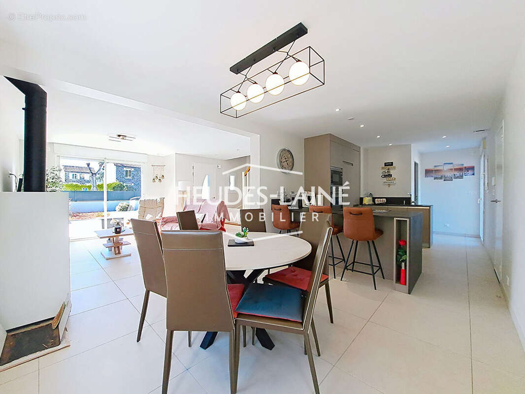 Maison à JULLOUVILLE