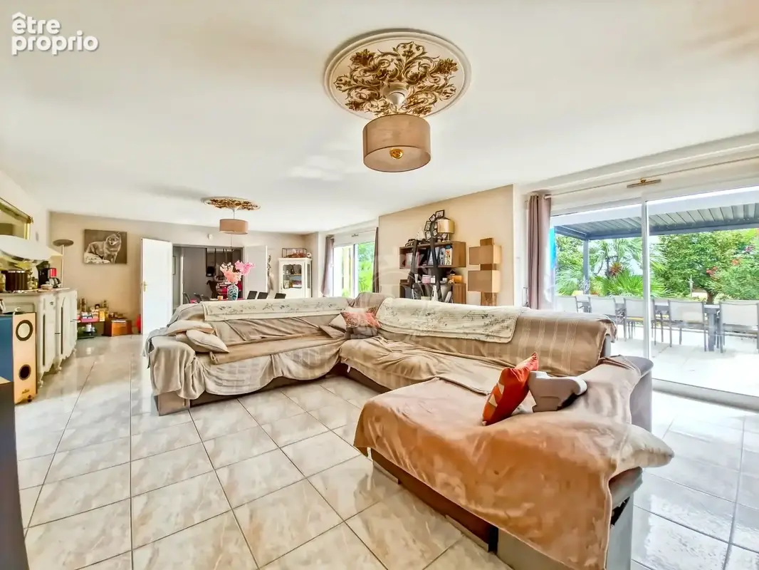 Maison 9 pièces 288 m² à vendre à Dreffeac (44530) - photo 4