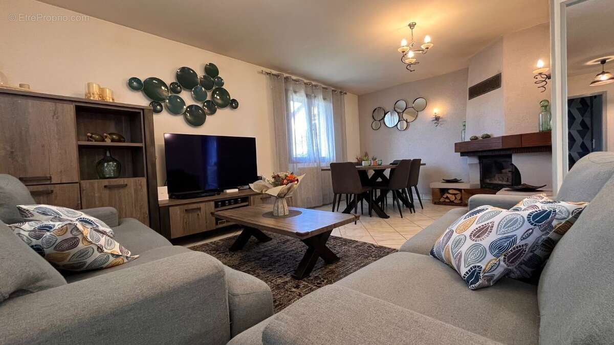 Maison à CRANVES-SALES