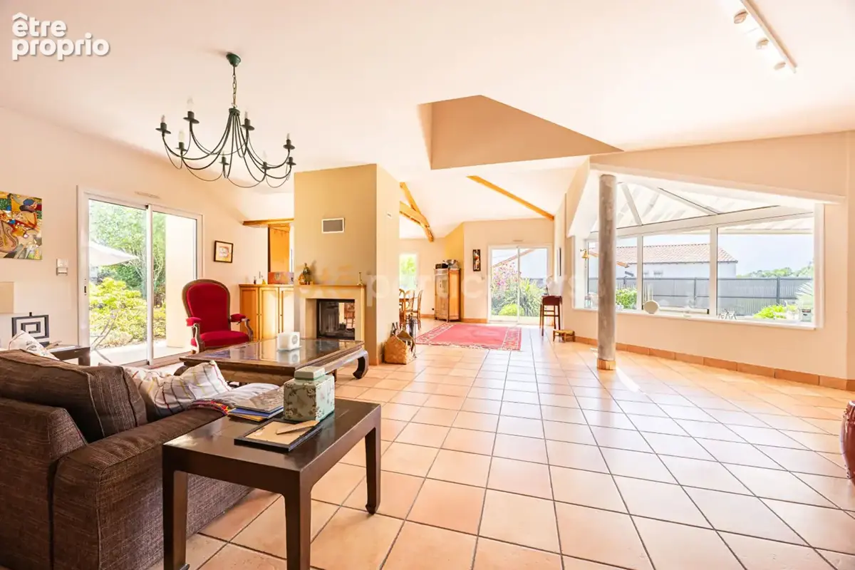 St-léger-les-vignes - maison - 237 m2 habitables - 6 chambres - piscine - 1240 m2 de parcelle - photo 4