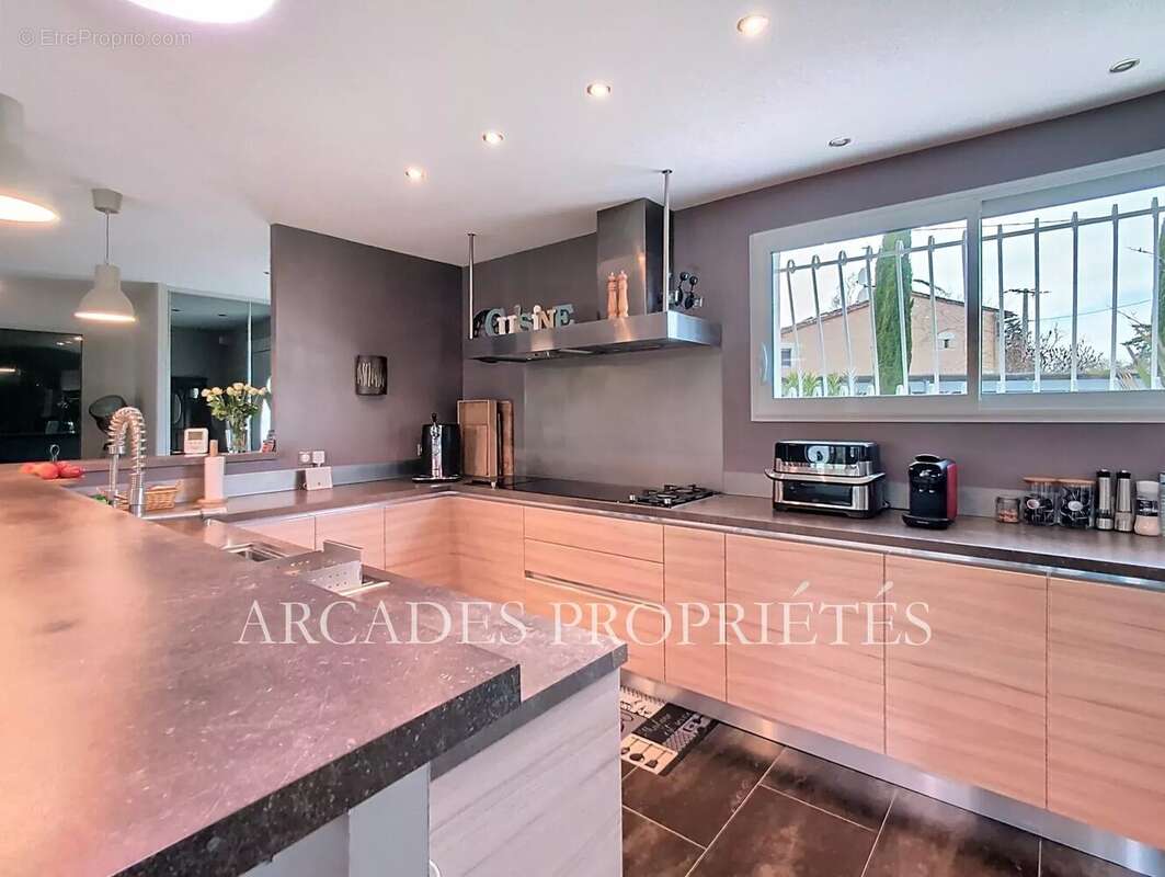 Maison à SAINT-SULPICE-ET-CAMEYRAC