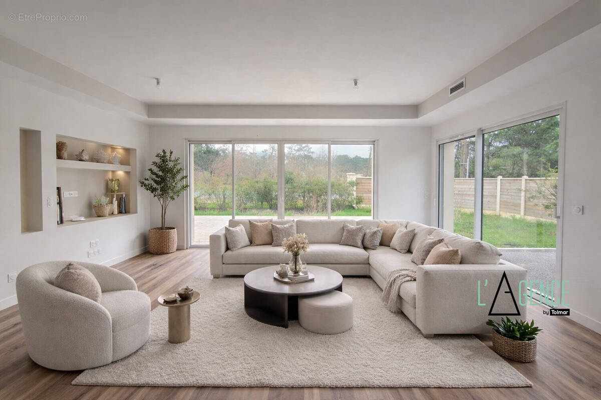 Maison à VENDAYS-MONTALIVET