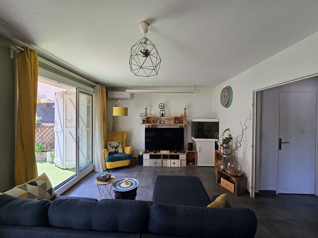 Appartement à SIX-FOURS-LES-PLAGES