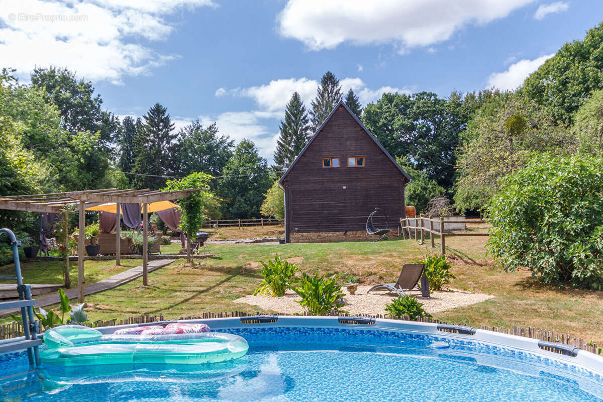Manche : Maison en pierre de 3 chambres avec studio, écuries et terrain. - photo 2