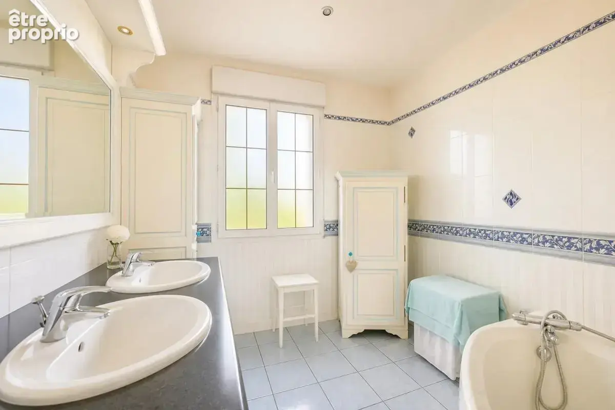 Maison de 7 pièces de 176 m² à Nouans-les-Fontaines - photo 11