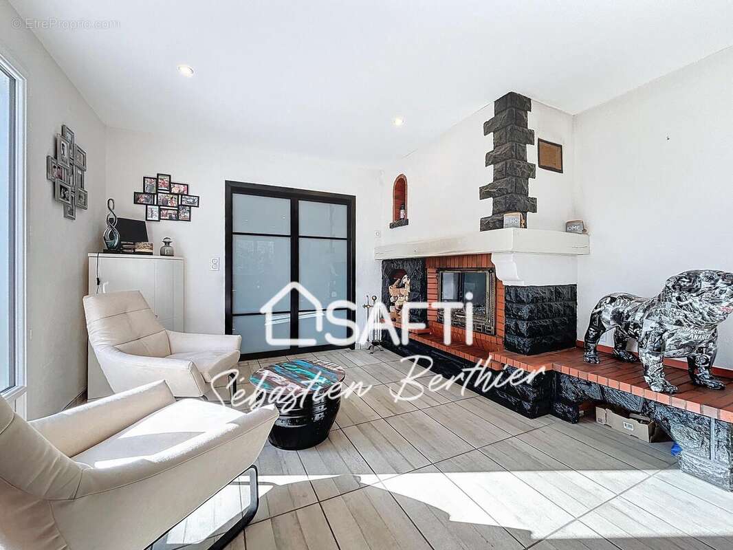 Photo 2 - Maison à SAINT-SULPICE