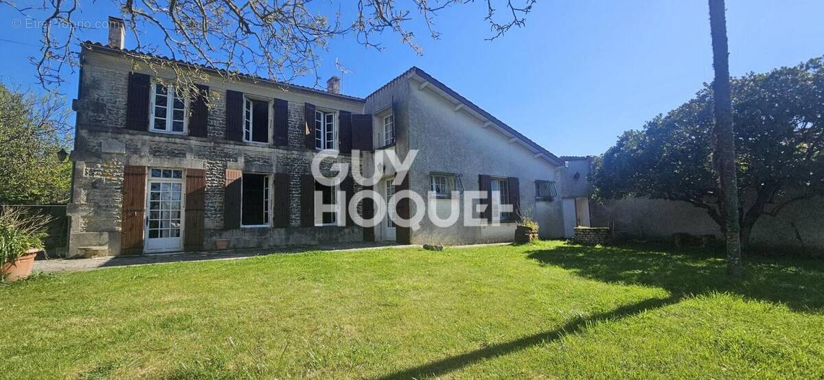 Maison à SURGERES
