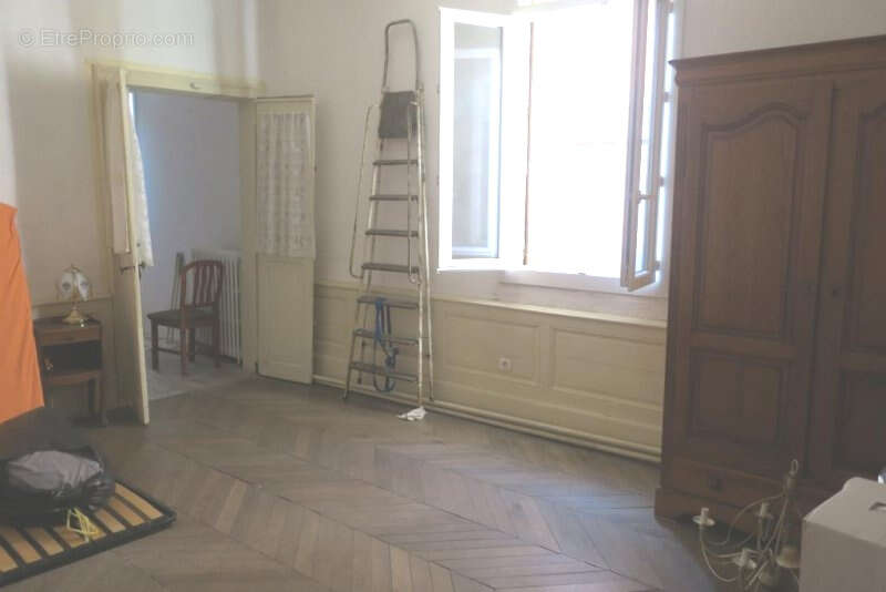 Lodève, immeuble de caractère 150 m2 habitables. - photo 9