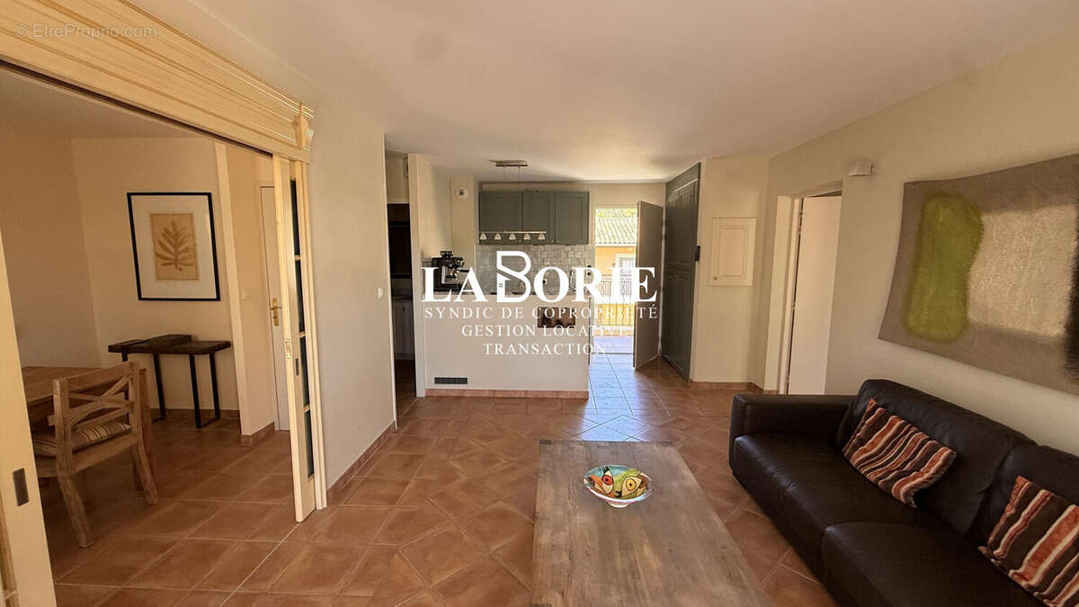 Appartement 4 pièces 76 m² à vendre à Saumane-De-Vaucluse (84800) - photo 3
