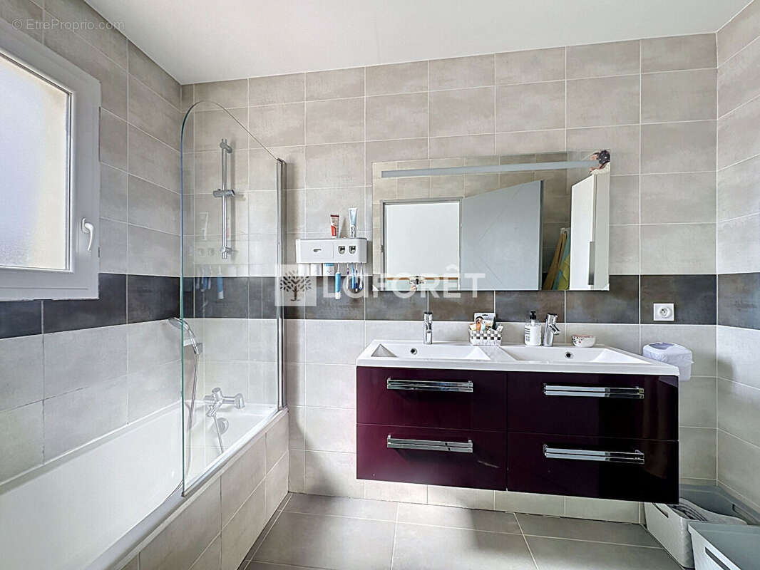 VILLA 3 faces, 3 chambres, 1 suite parentale et piscine. - photo 8