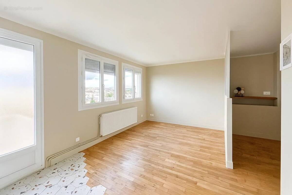 Appartement à SAINT-MAUR-DES-FOSSES