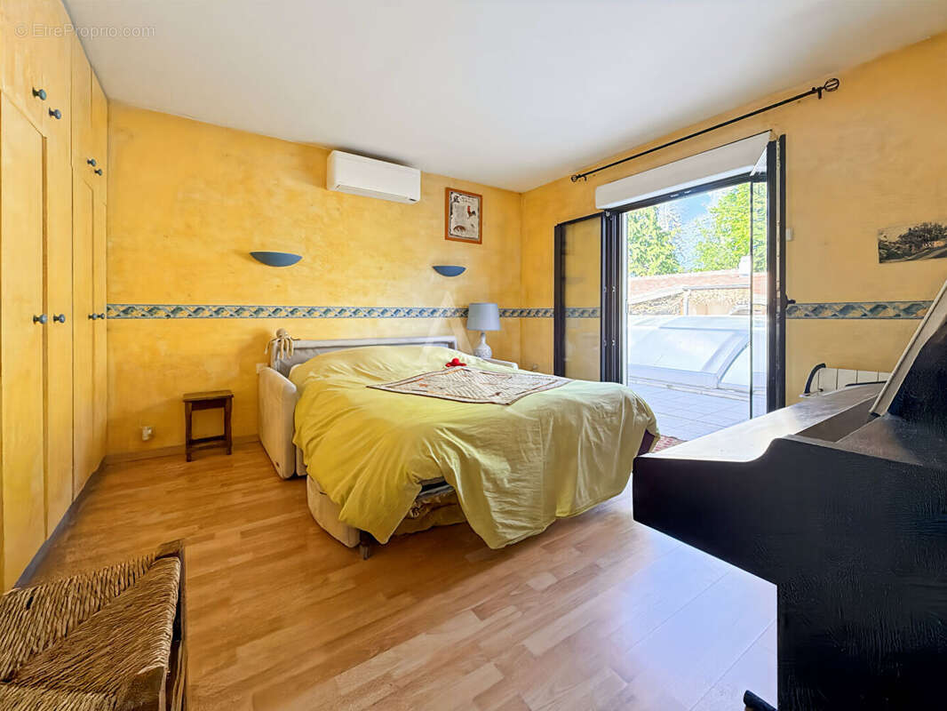 Maison à NEUVILLE-SUR-OISE