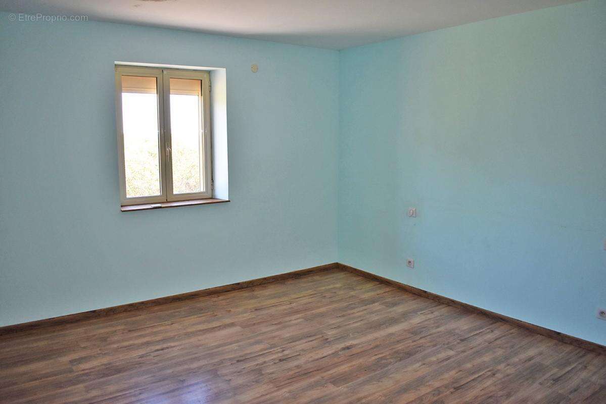 Maison à SAINT-GENIES