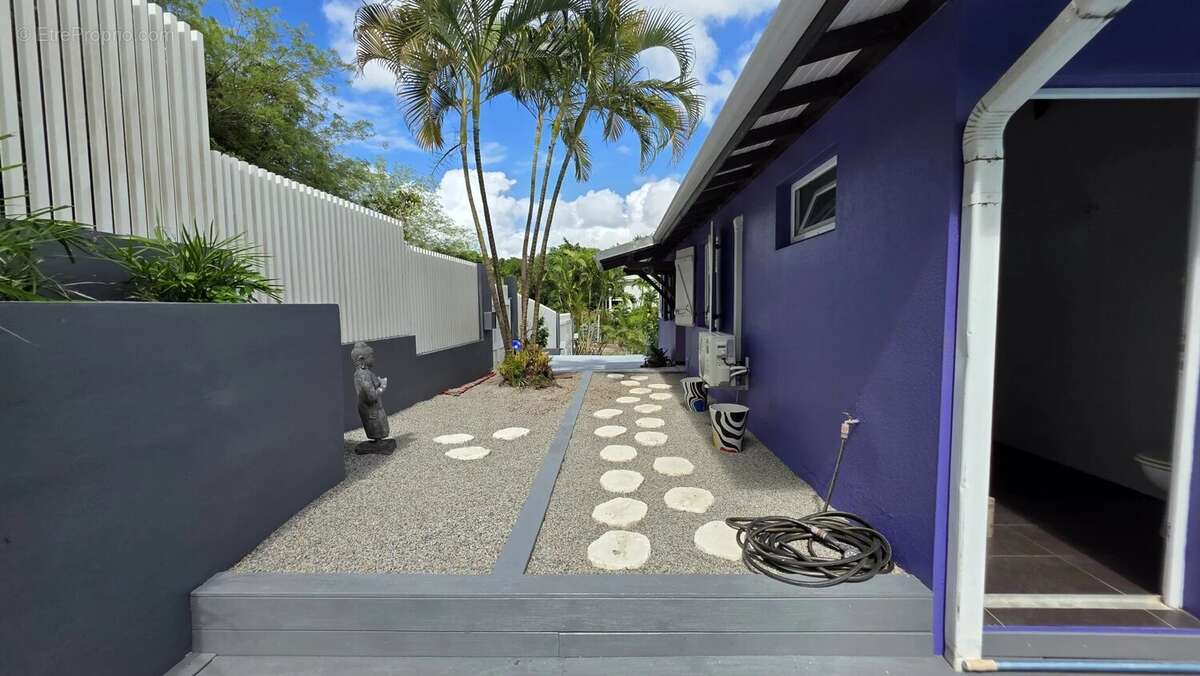 Maison à LES TROIS-ILETS