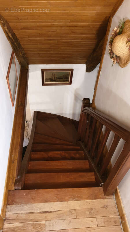 Maison à SAINT-MARTIN-LA-MEANNE