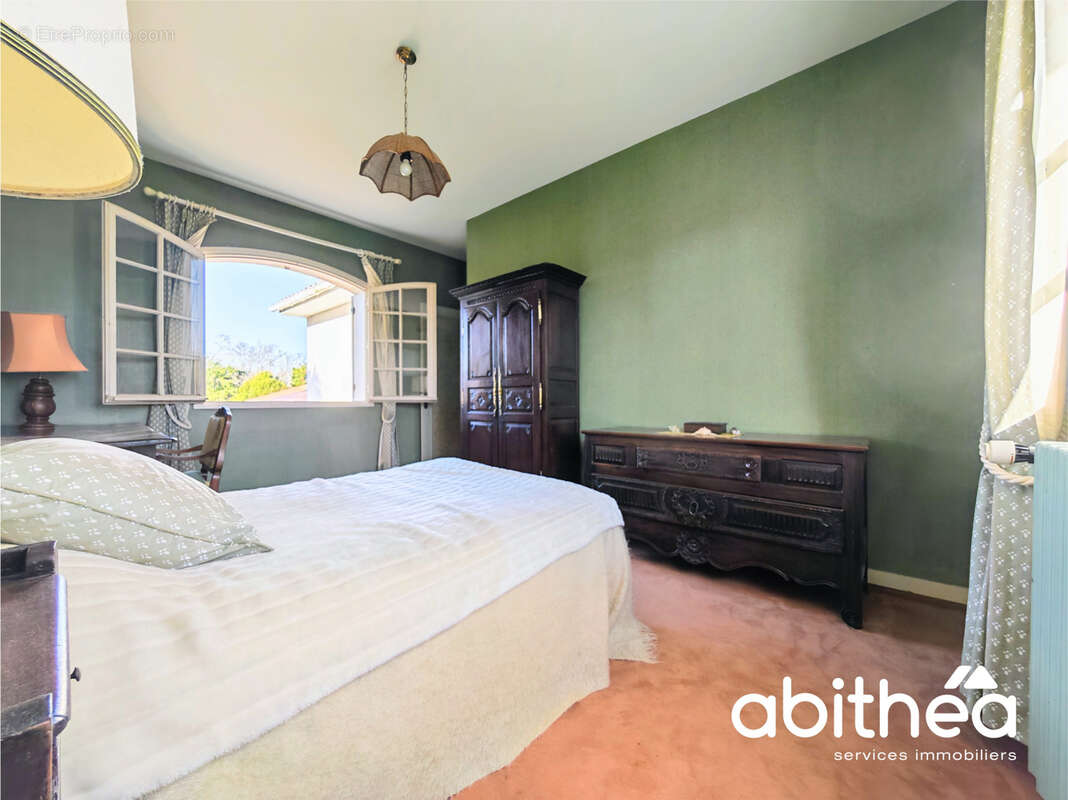 L’élégance d’une maison bourgeoise, les volumes d’une demeure familiale : 250 m2 à découvrir - photo 9