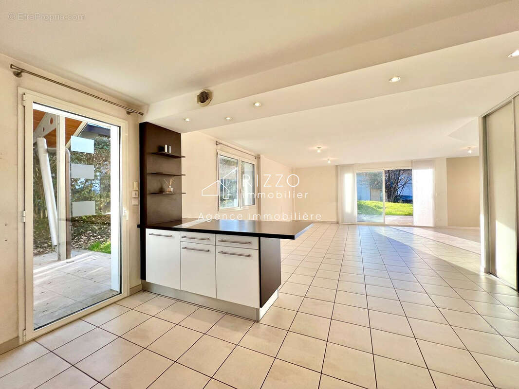 Maison à CRAN-GEVRIER