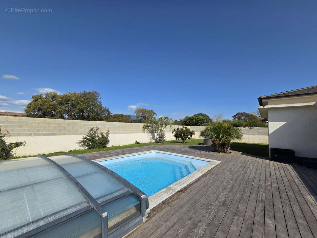 Maison à LINGUIZZETTA