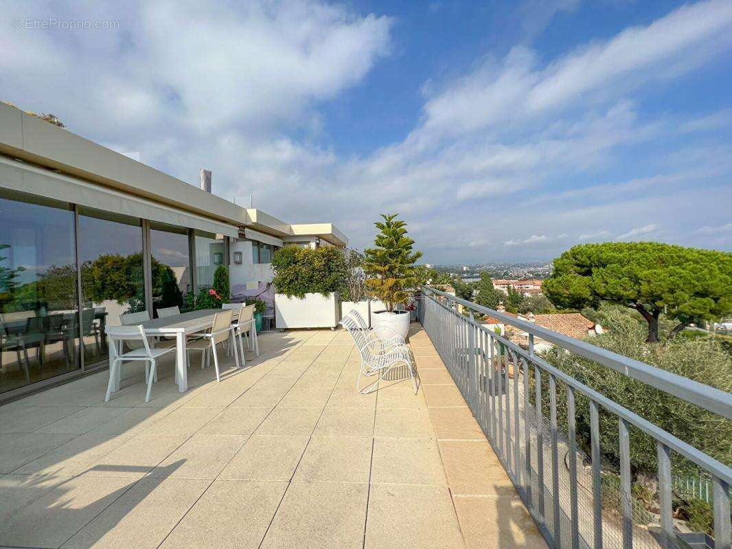 Appartement à VILLENEUVE-LOUBET