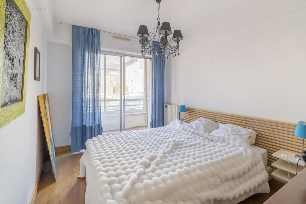 Appartement à MARSEILLE-5E