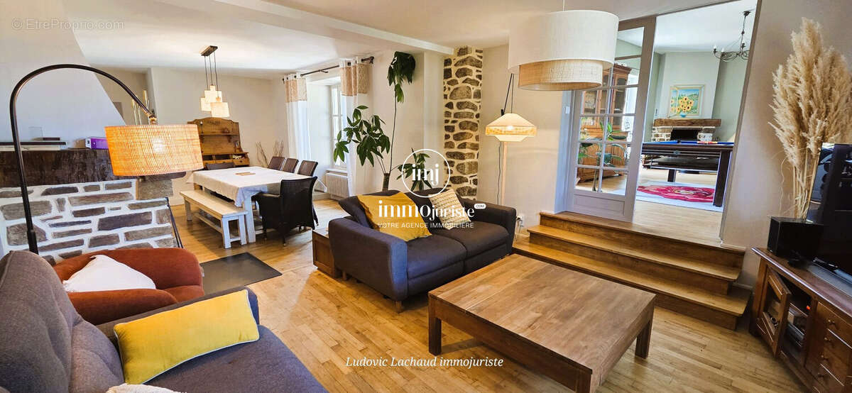 Maison 231 m² à Ladignac-Le-Long  - photo 6