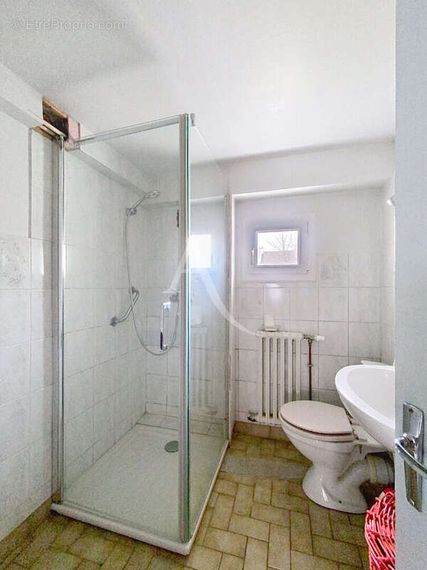 Maison 4 chambres avec jardin et garage - ANGERS BANCHAIS - photo 12