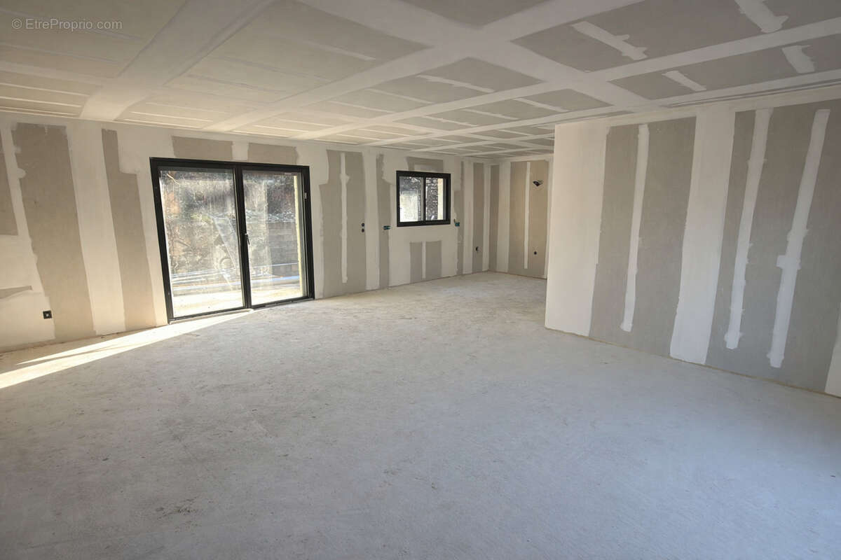 Maison à BOURG-LES-VALENCE