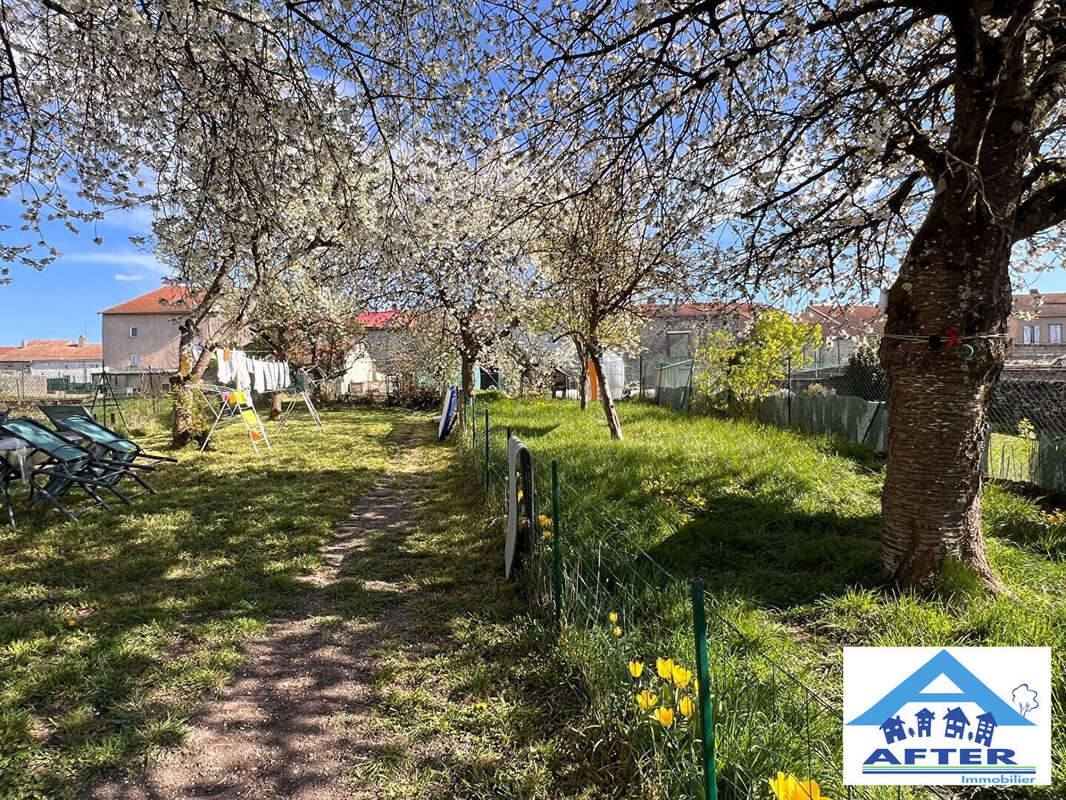 Appartement à MAIZIERES-LES-VIC